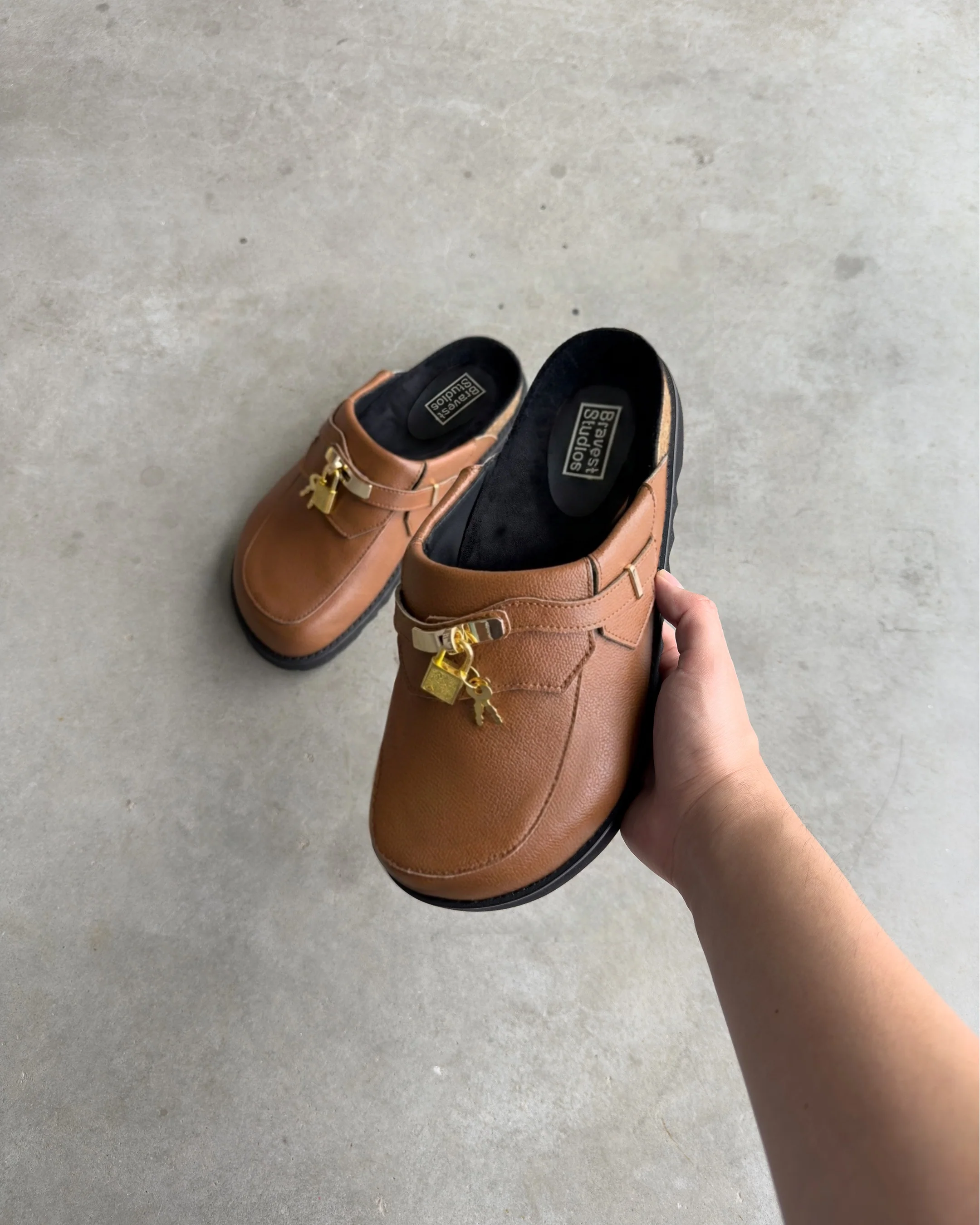 Cognac Bag Clogs - Image 5