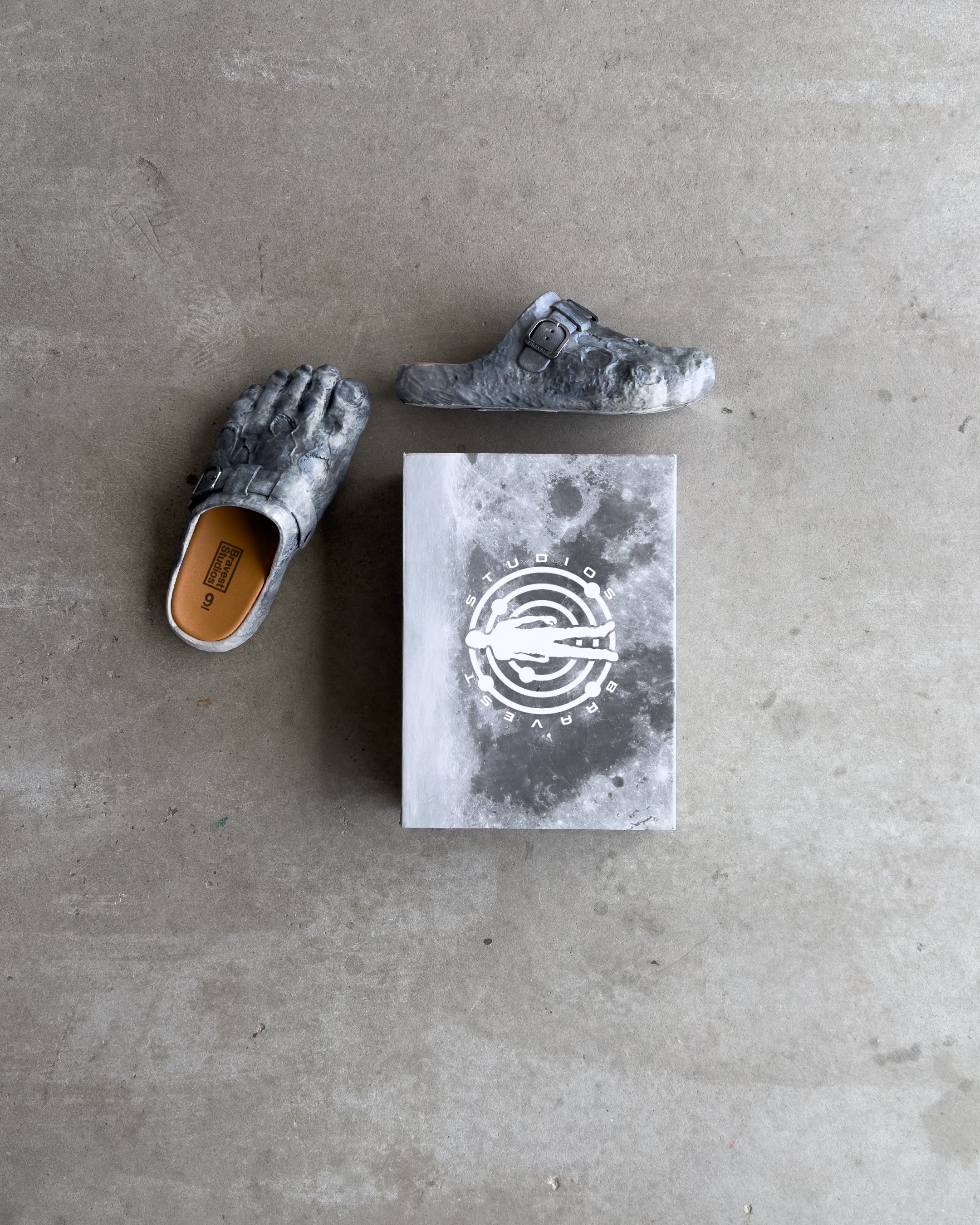 Moon Clogs - Image 5