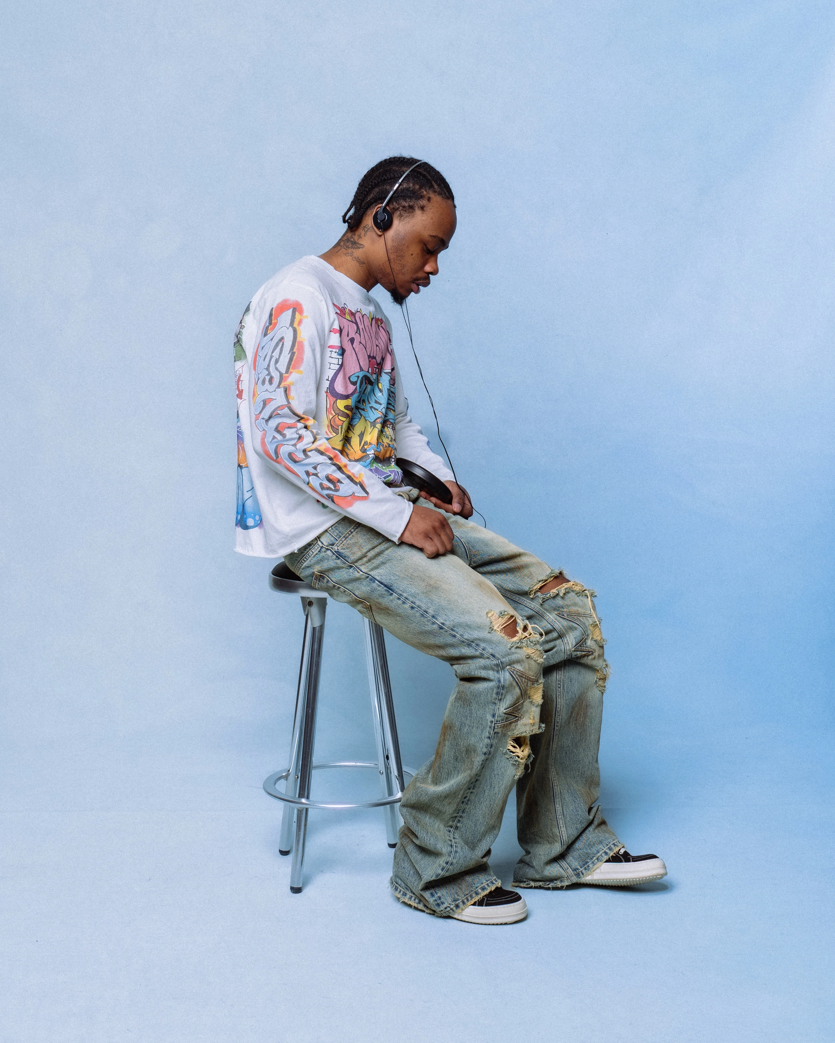 White Graf Long Sleeve Tee - Image 6