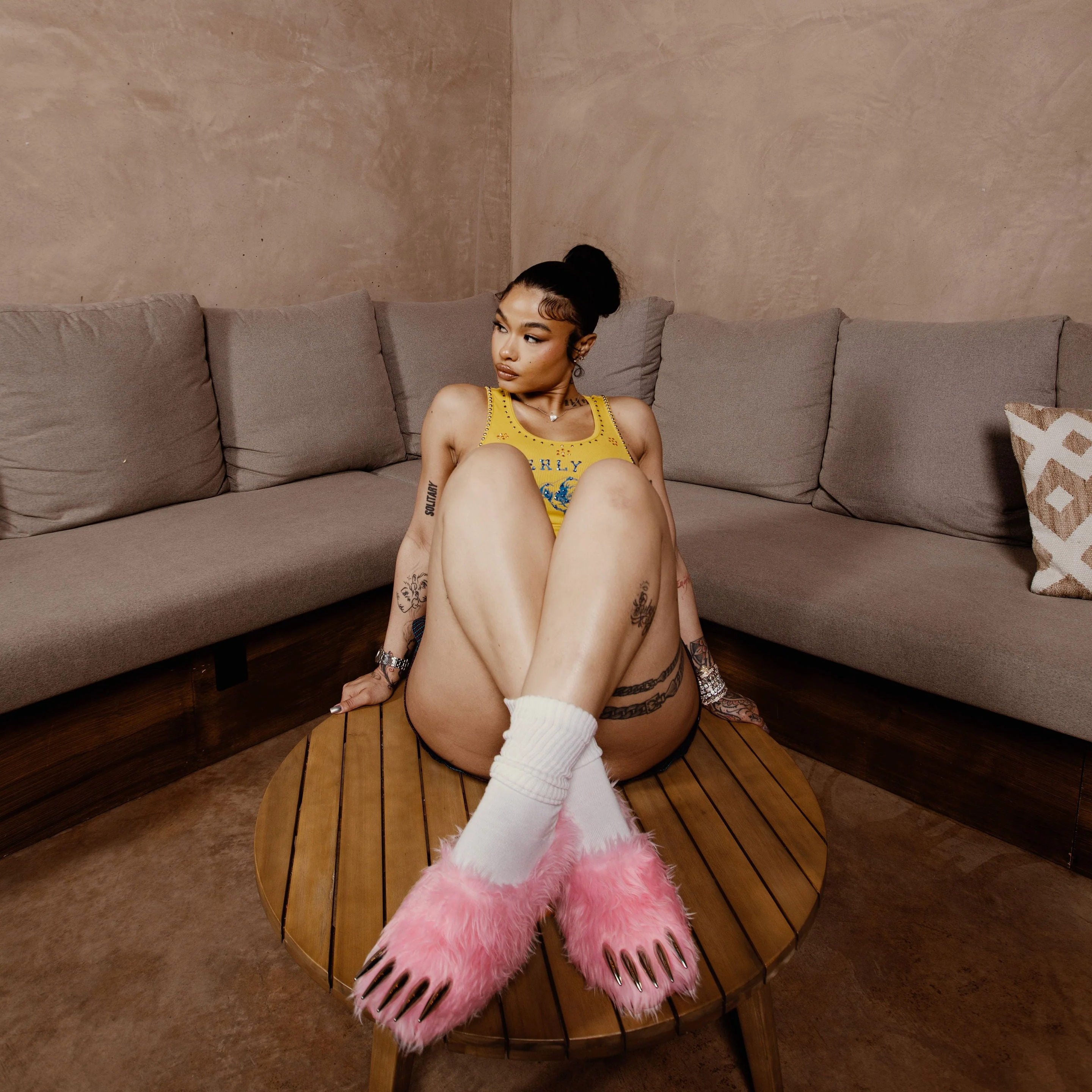 [SOLD OUT] Pink Bear Claw Mules - Image 10