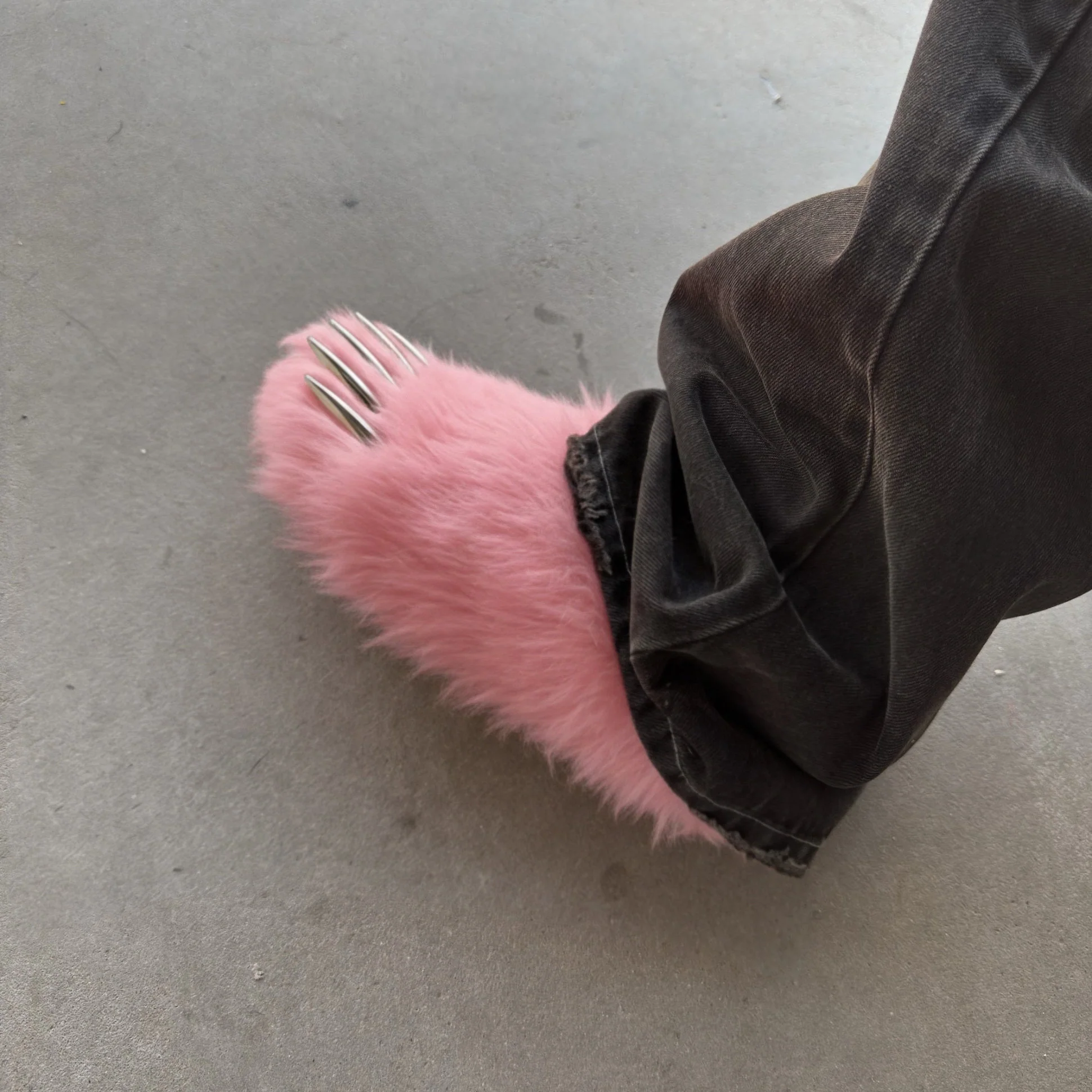 [SOLD OUT] Pink Bear Claw Mules - Image 7